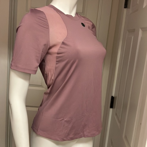 Under Armour Running/Athletic/Athleisure Top, M, NWT! - Picture 3 of 11